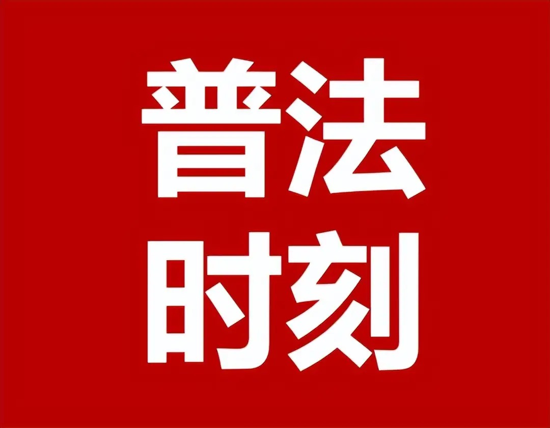 车停门口被路人偷开撞毁，保险公司以开车人无证酒驾为由拒赔，法院怎么判？